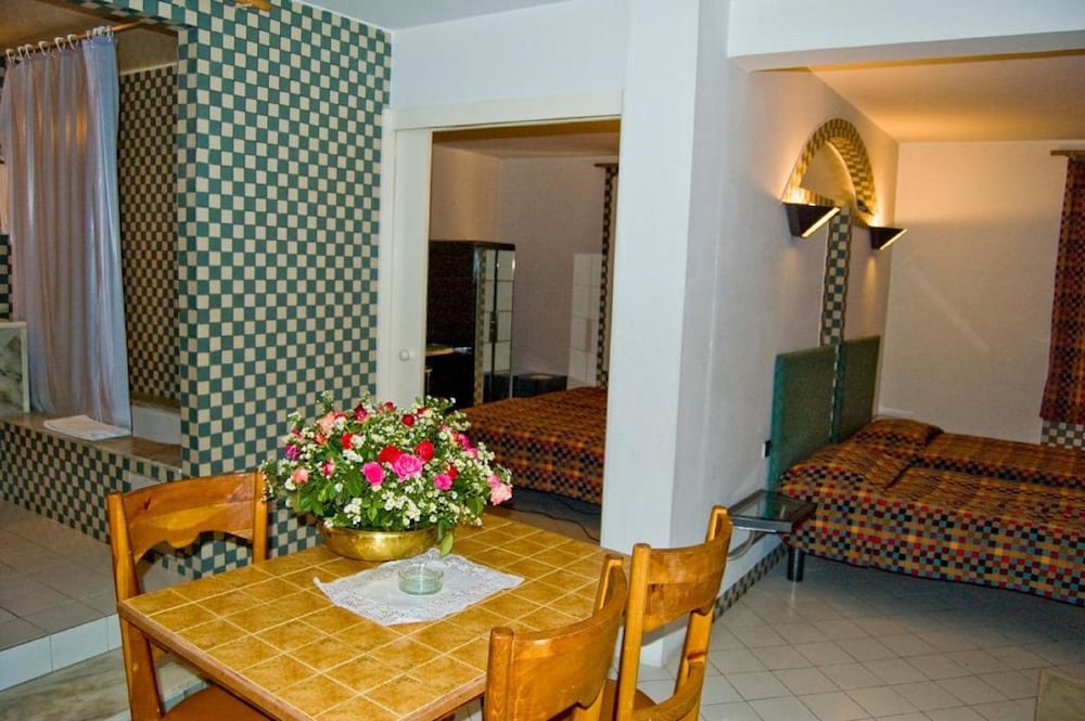 tagadirt appart hotel