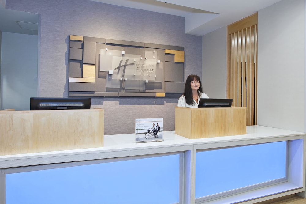 holiday inn express hotel and suites niles an ihg hotel
