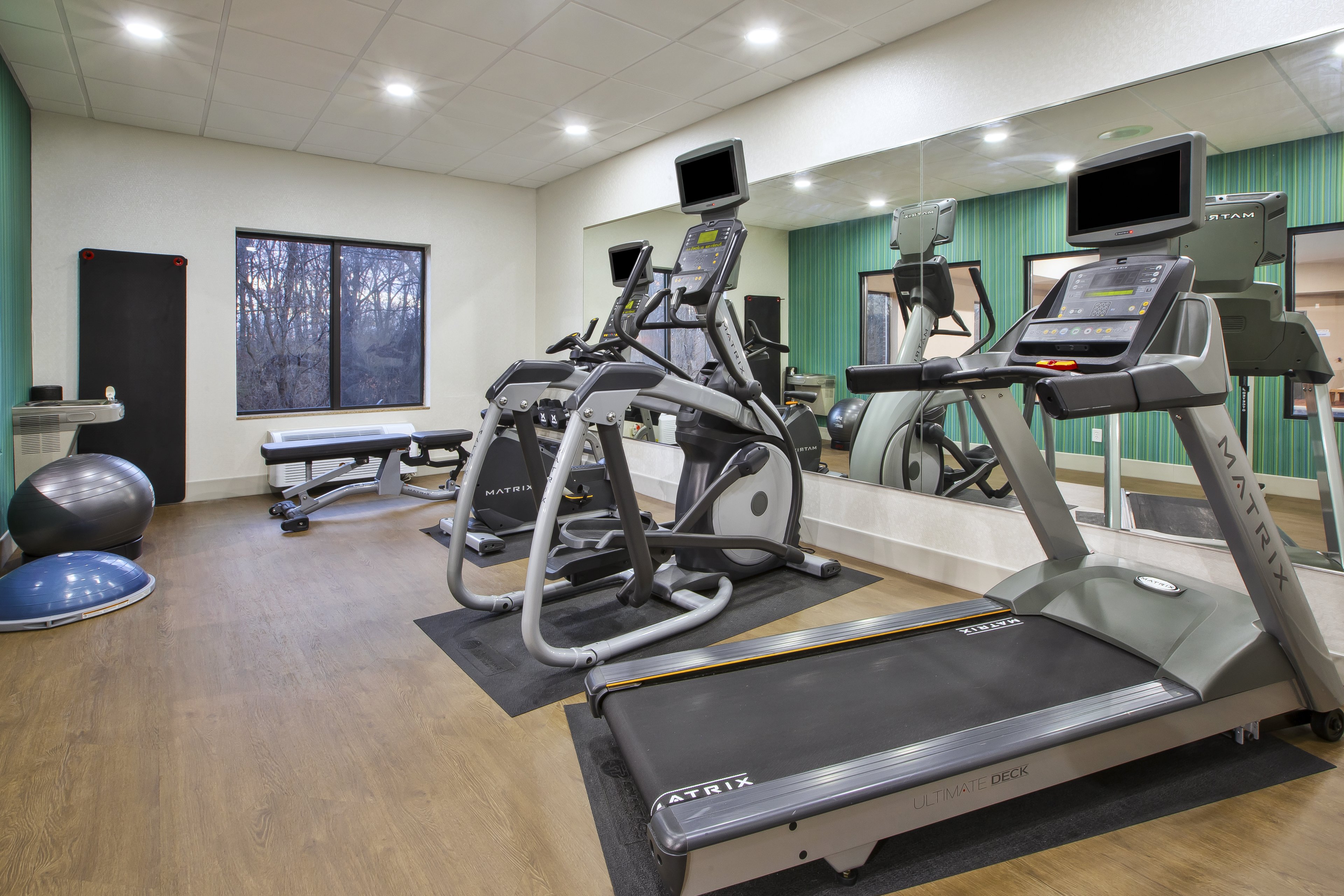 holiday inn express hotel and suites niles an ihg hotel