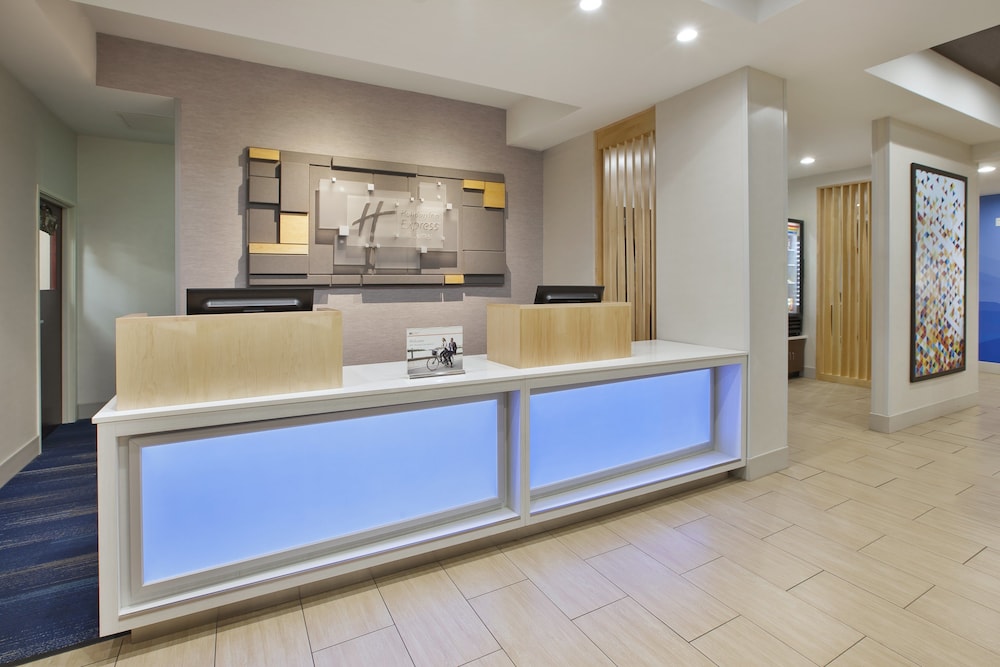 holiday inn express hotel and suites niles an ihg hotel