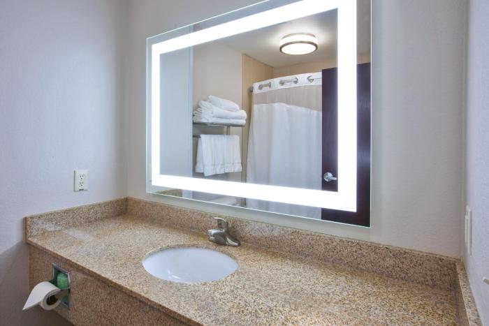 holiday inn express hotel and suites niles an ihg hotel