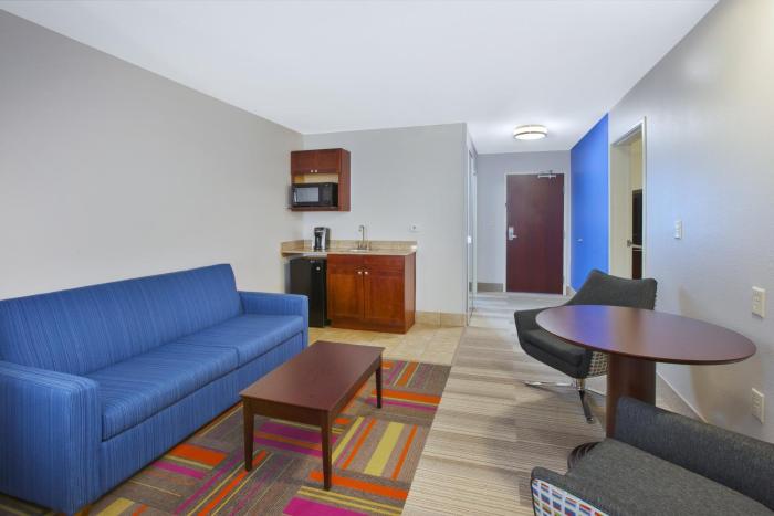 holiday inn express hotel and suites niles an ihg hotel