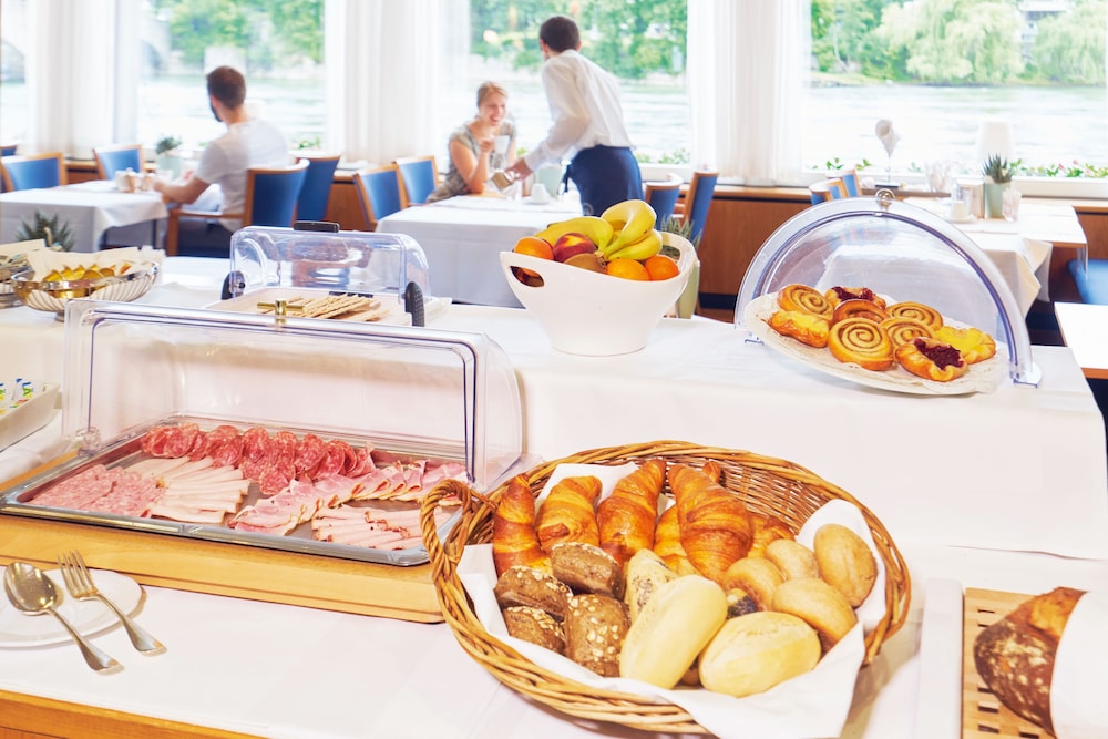 hotel schiff am rhein