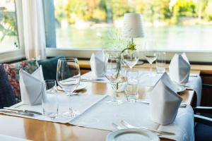 hotel schiff am rhein