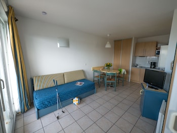 residence mer and golf eugenie