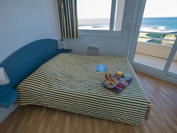 residence mer and golf eugenie