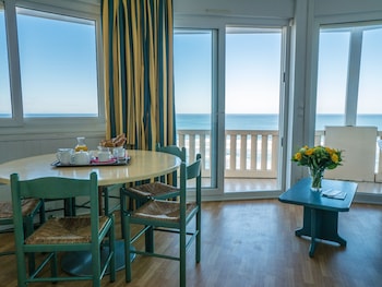 residence mer and golf eugenie