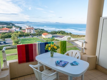 residence mer and golf eugenie