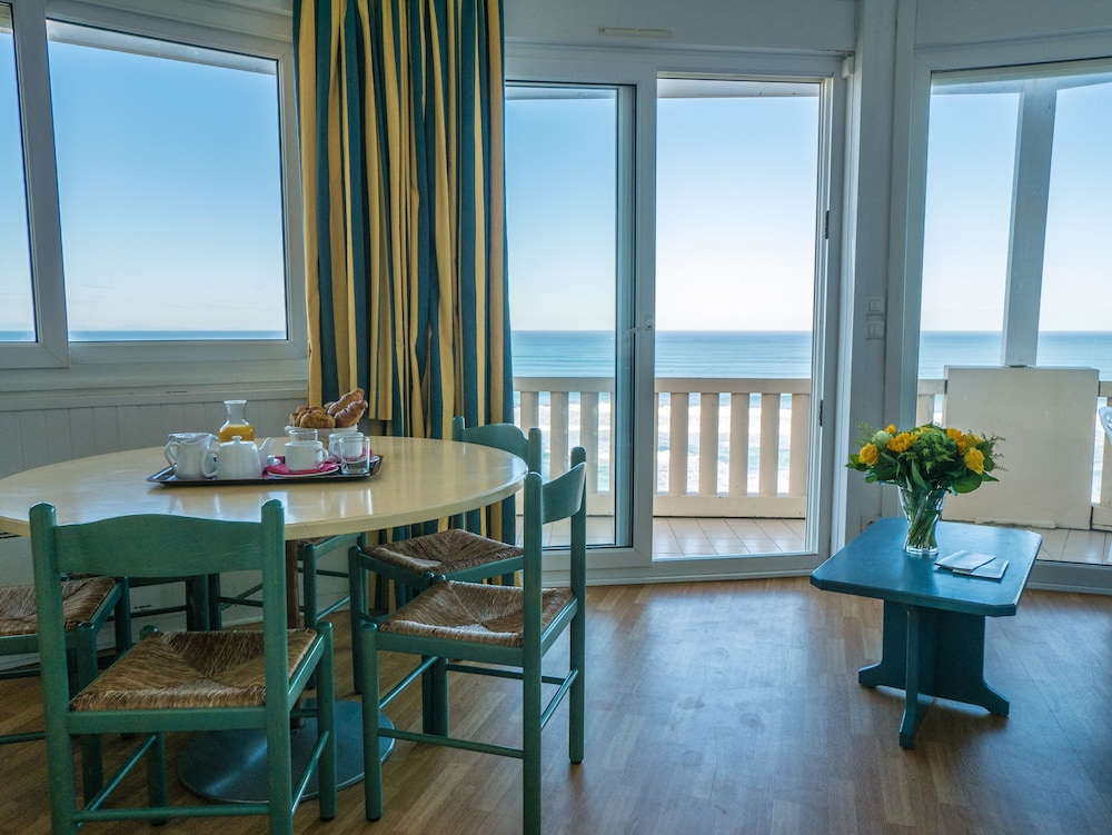 residence mer and golf eugenie