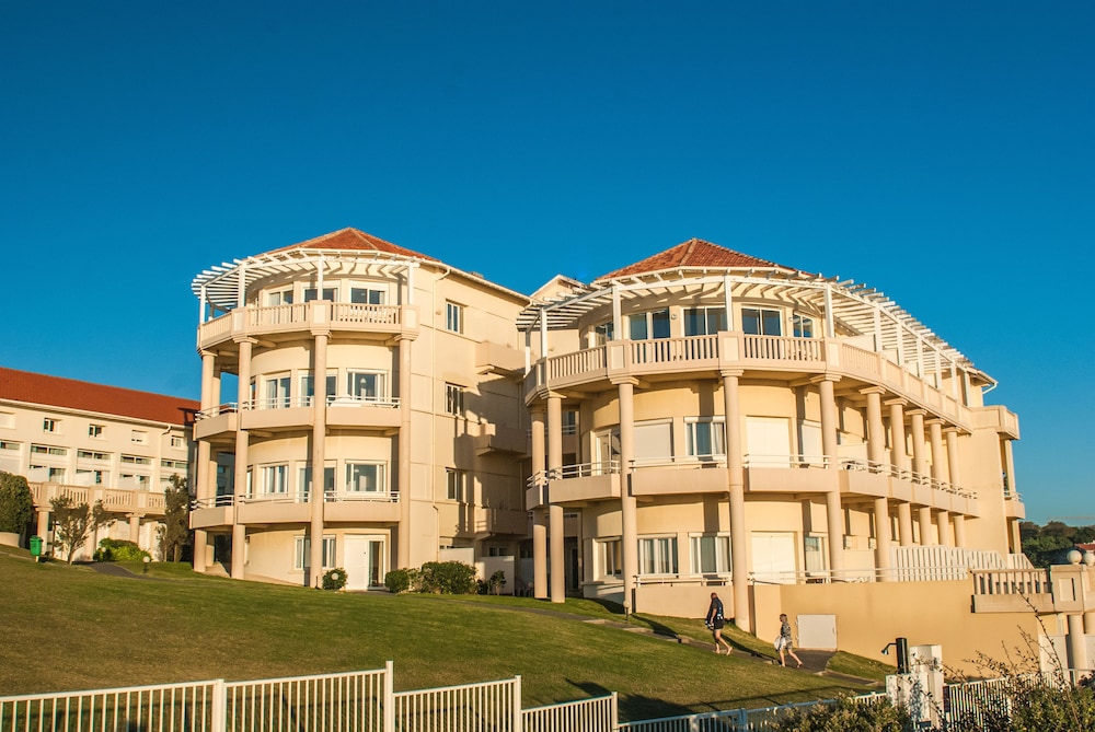 residence mer and golf eugenie