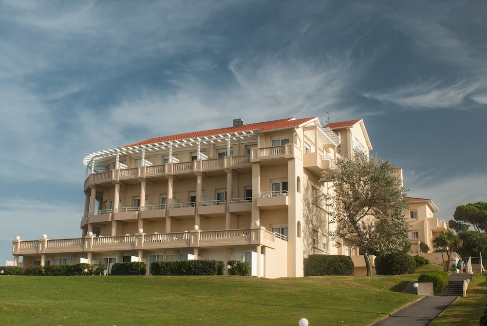 residence mer and golf eugenie