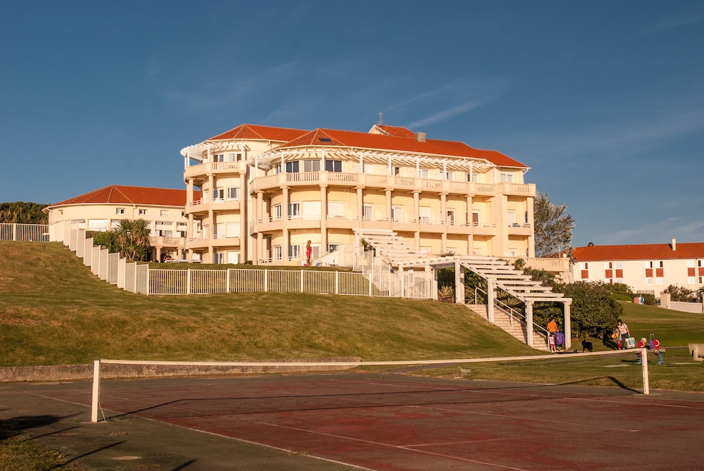 residence mer and golf eugenie