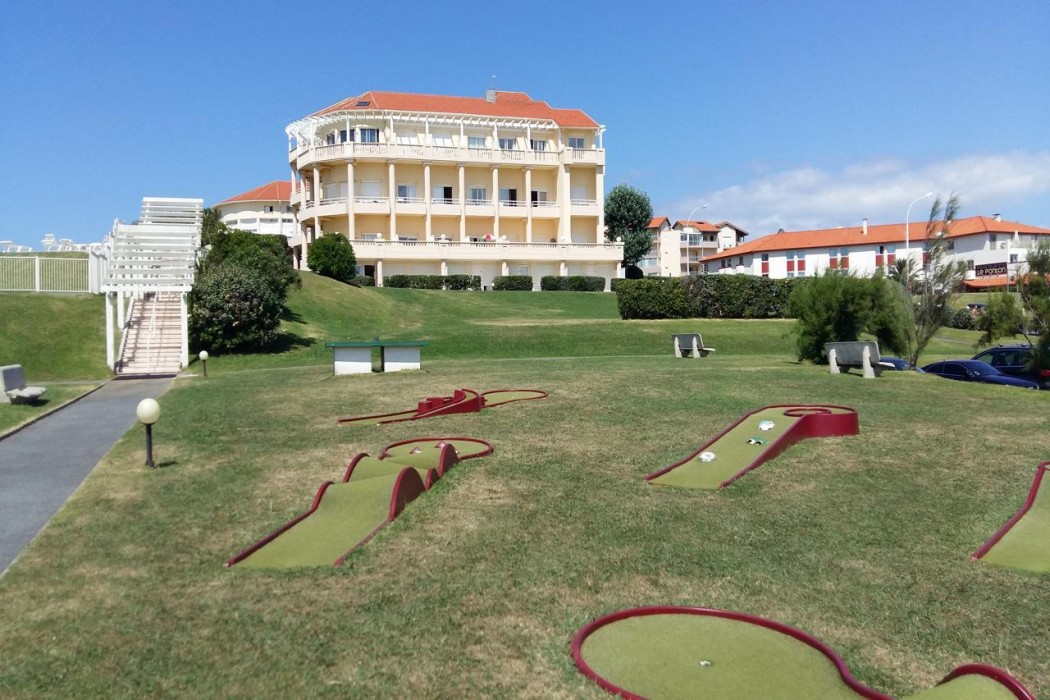 residence mer and golf eugenie