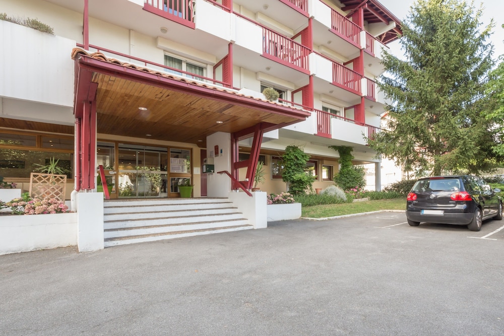 residence pierre and vacances eguzki