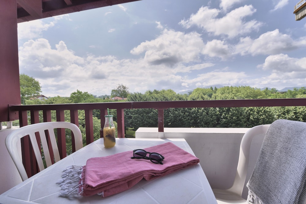 residence pierre and vacances eguzki