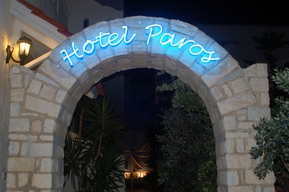 hotel paros