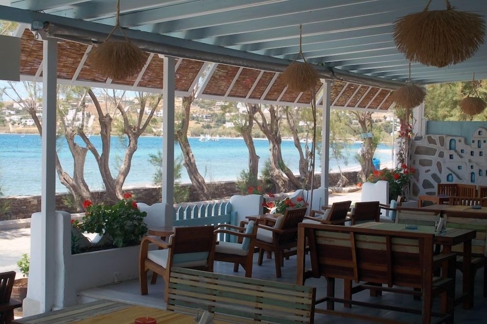 hotel paros