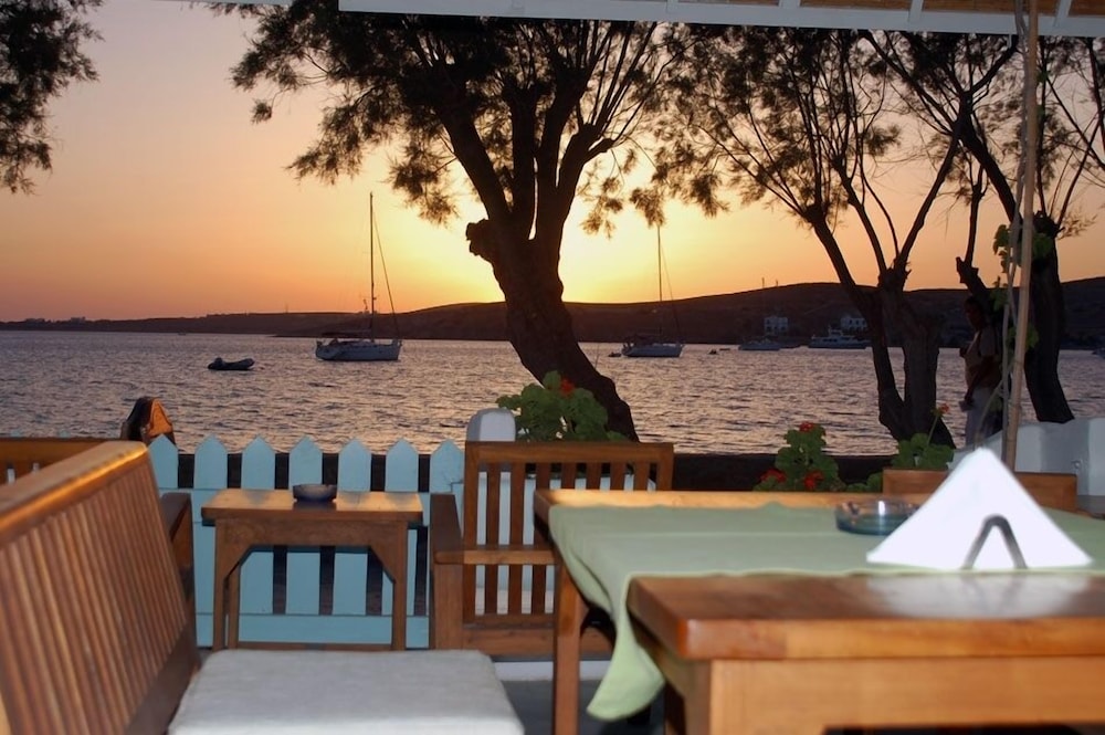 hotel paros