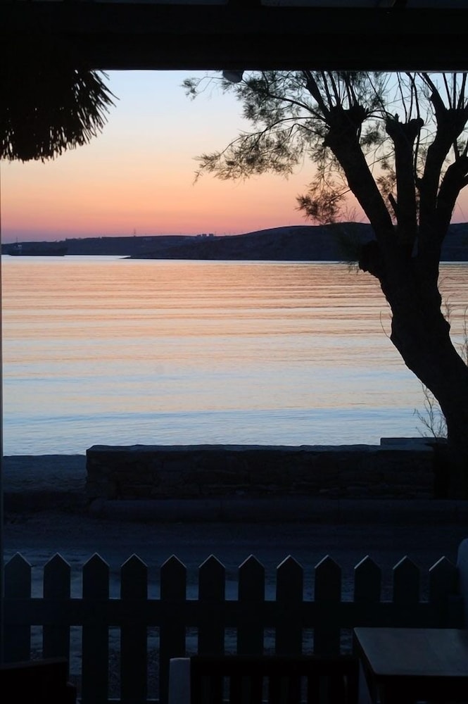 hotel paros