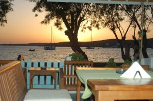 hotel paros