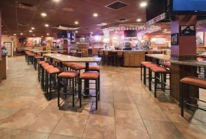 doubletree by hilton austin mn