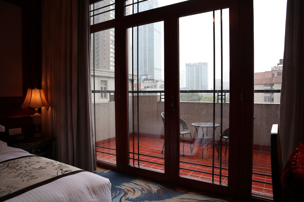 donghu hotel