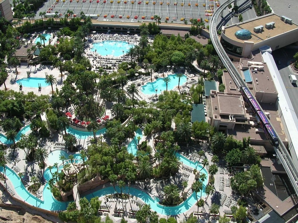 jet luxury resorts the signature condo hotel