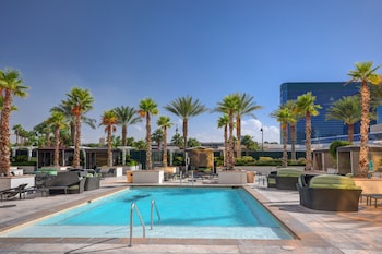 jet luxury resorts the signature condo hotel