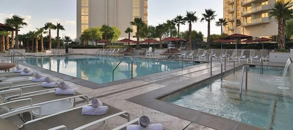 jet luxury resorts the signature condo hotel