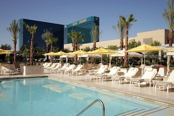 jet luxury resorts the signature condo hotel