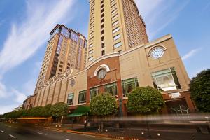 The Bellevue Manila,Near Festival Supermall,5 star