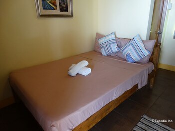 royal paradise guesthouse