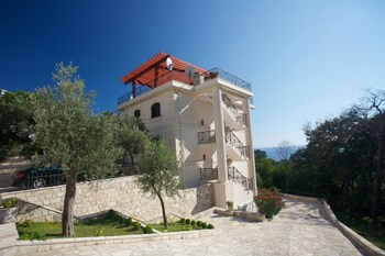 St. George Apartments And Villa With Pool,,0 star