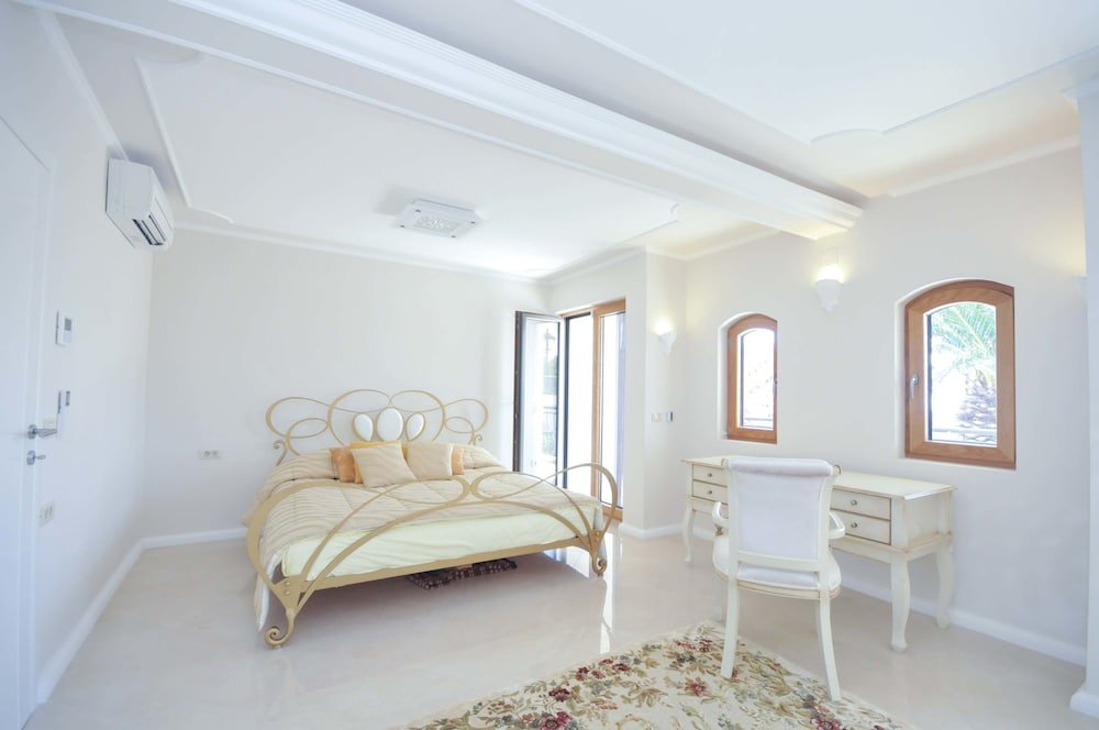 st george apartments and villa with pool