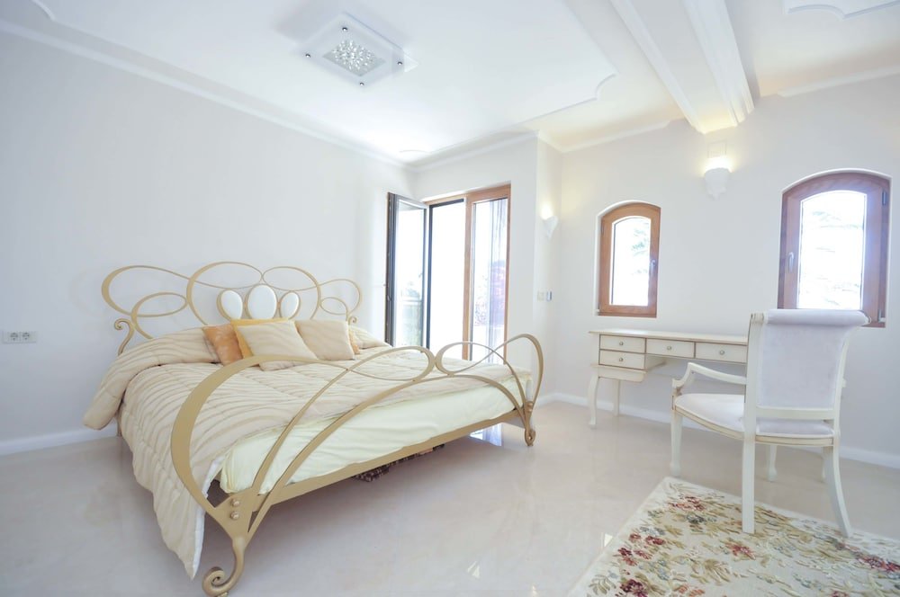 st george apartments and villa with pool
