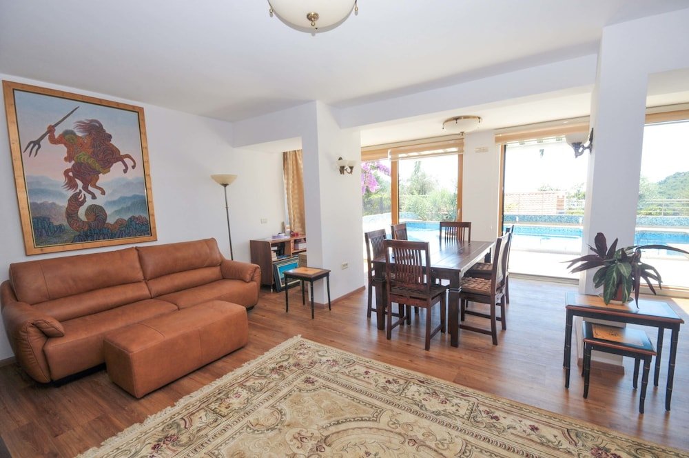 st george apartments and villa with pool