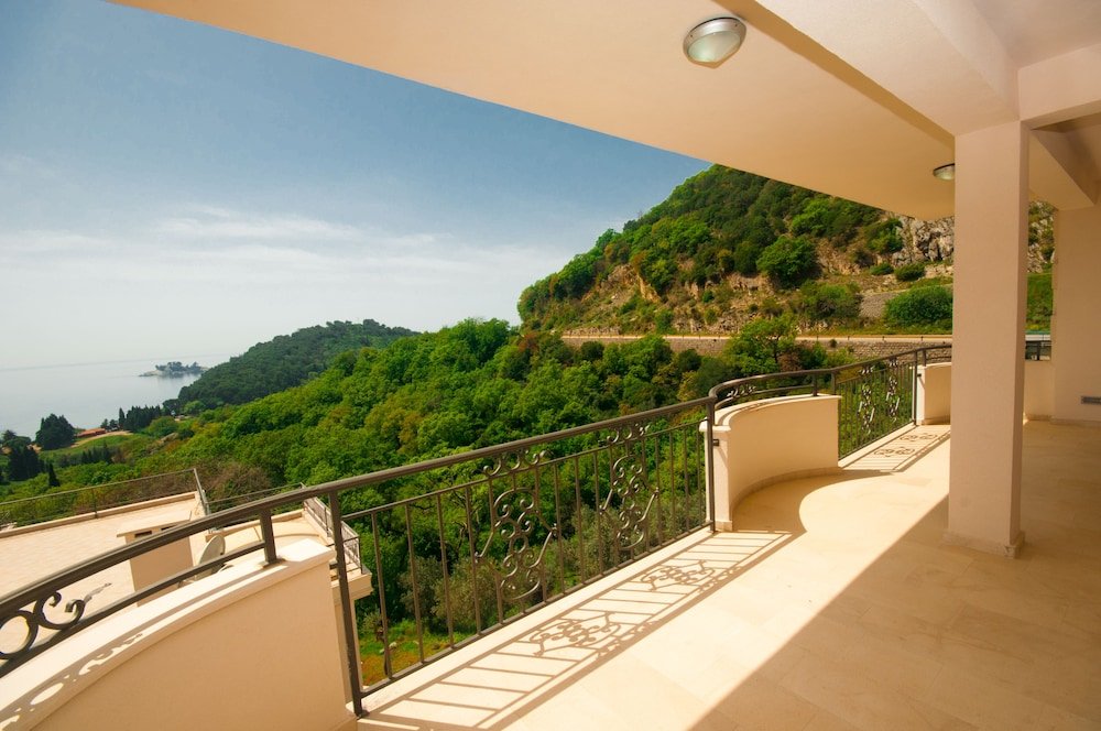 st george apartments and villa with pool