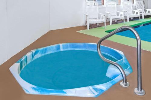 Days Inn By Wyndham Concordia,Higginsville>>Concordia,2 star