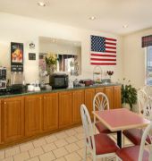 super 8 by wyndham chanute