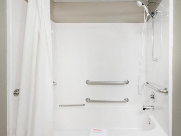 super 8 by wyndham chanute