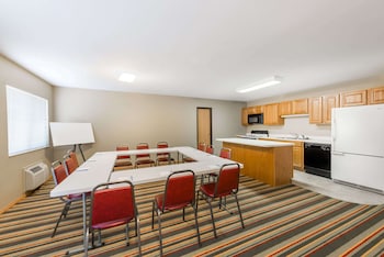 Super 8 By Wyndham Chanute,Chanute>>Allen County,2 star