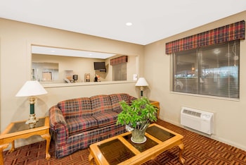 super 8 by wyndham chanute