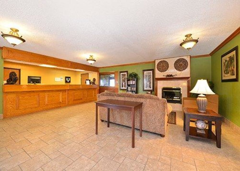 quality inn and suites grinnell near university