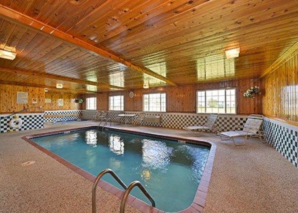 quality inn and suites grinnell near university