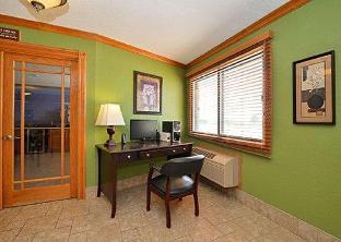 quality inn and suites grinnell near university