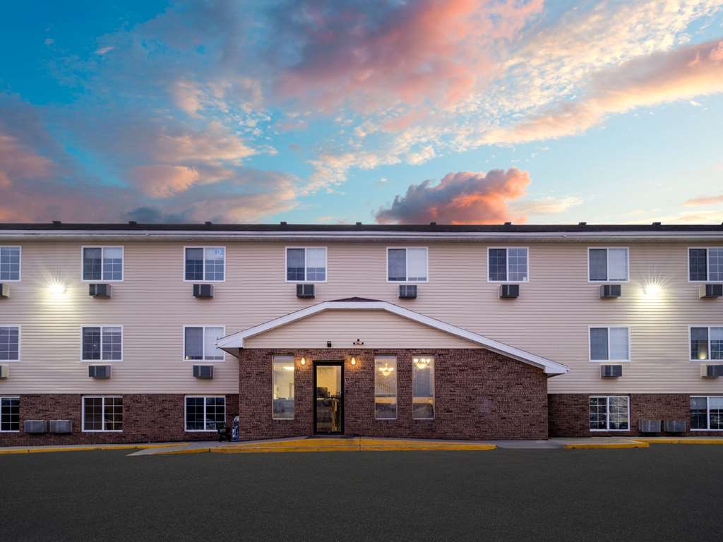 super 8 by wyndham clinton