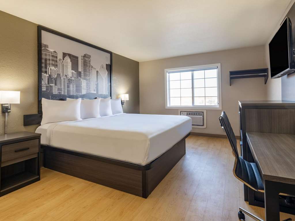 super 8 by wyndham clinton