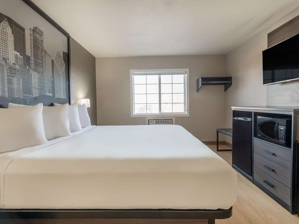 super 8 by wyndham clinton