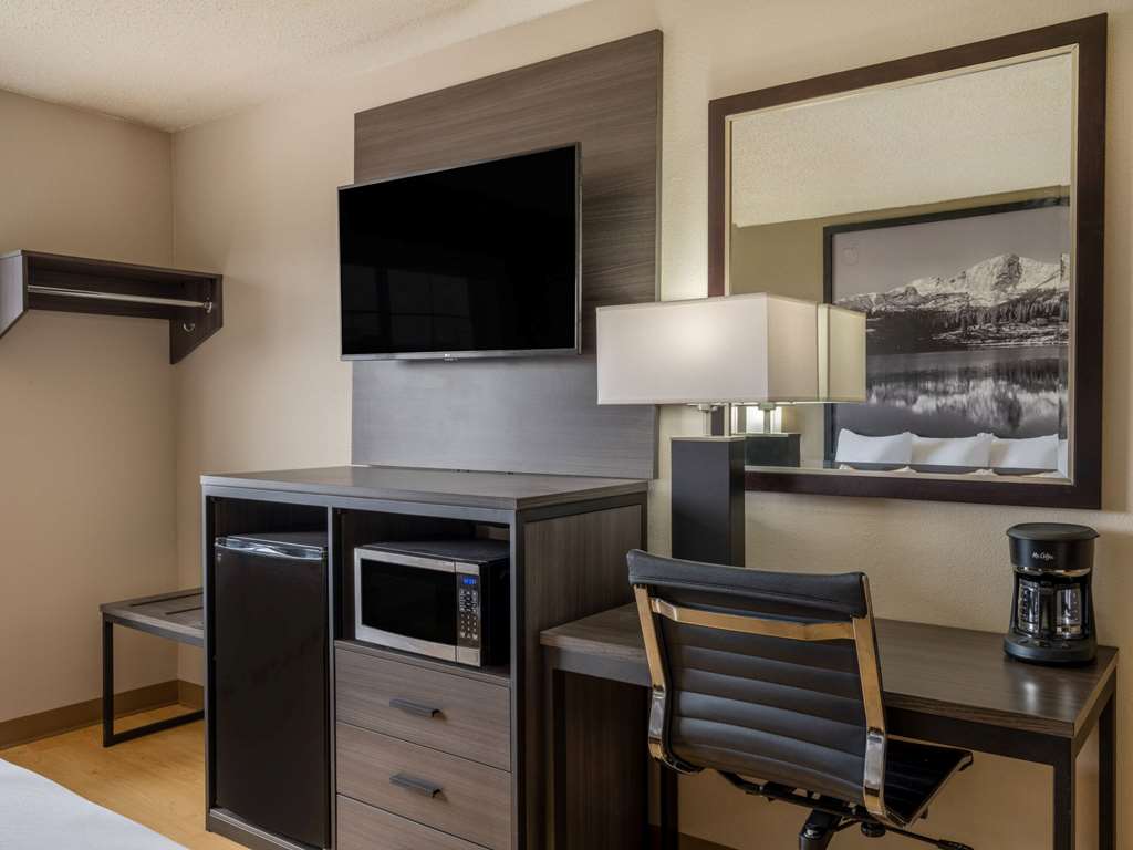 super 8 by wyndham clinton