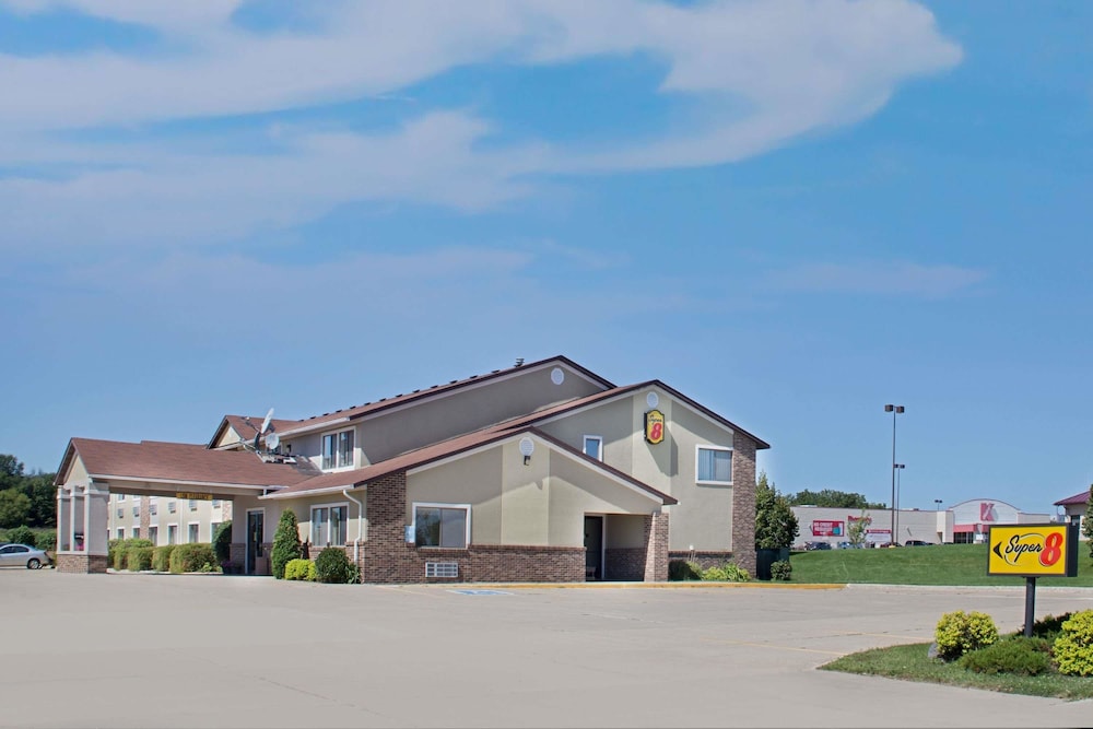Super 8 By Wyndham Charles City,Floyd>>Charles City,2 star